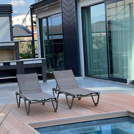 5-bedroom With Pool & Sauna Villa