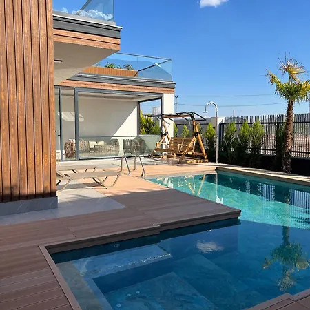 Villa 5-bedroom With Pool & Sauna